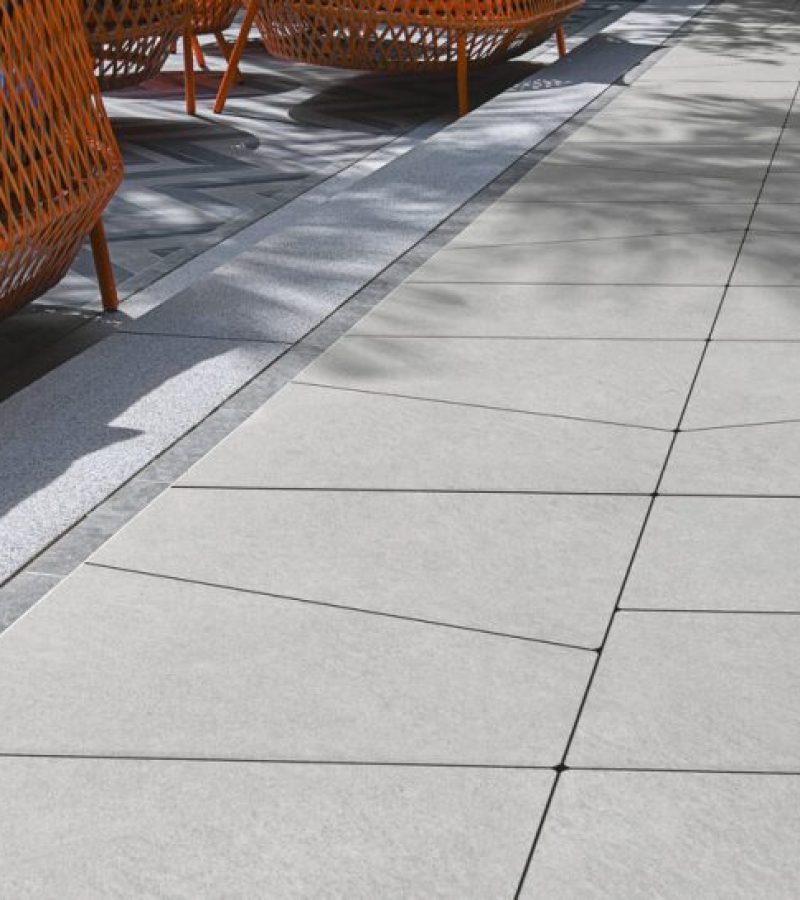 dlazba_city_r_xl_trapez_vo_farbe_sivo_biela_7c66e51c72afd9cb-1024x546-1